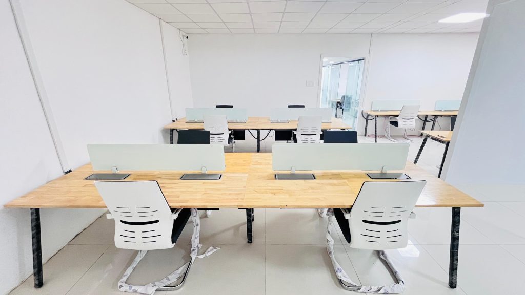 Open single seater workspace at Covibe Coworking Space Ameerpet